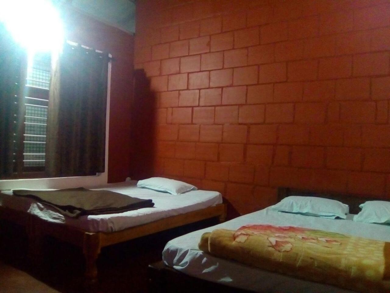 Athena Homestay Somvārpet Exterior foto